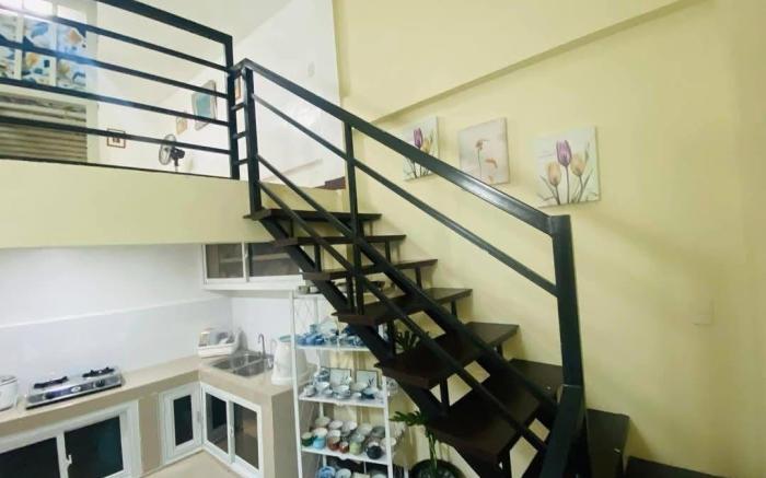 HOUSE MEZZANINE