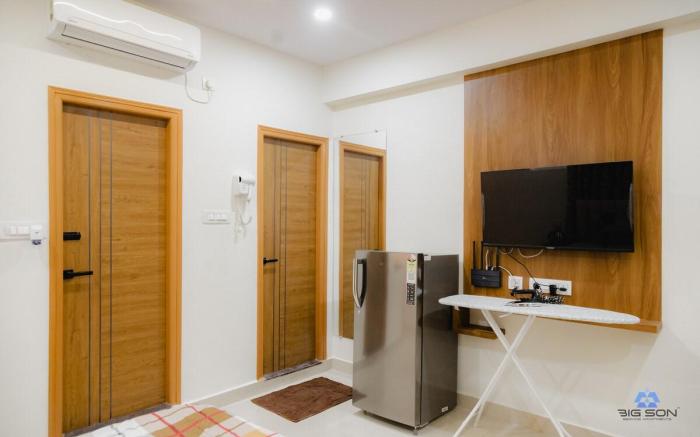 Blissful Studio Kitchen w/ Balcony