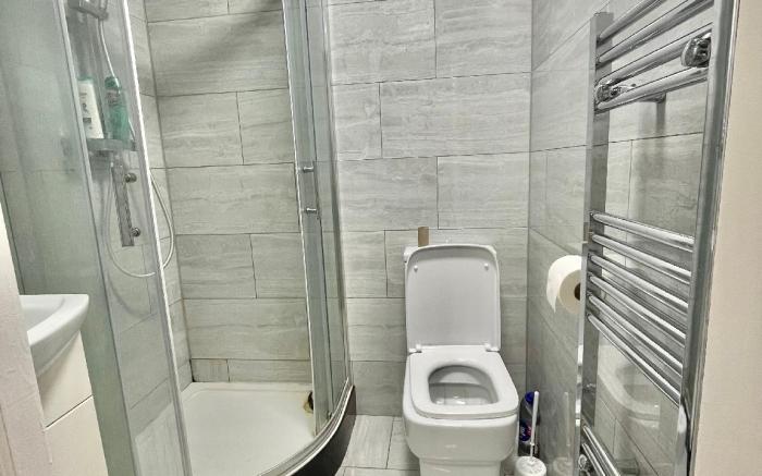 Ensuite Room in Colindale