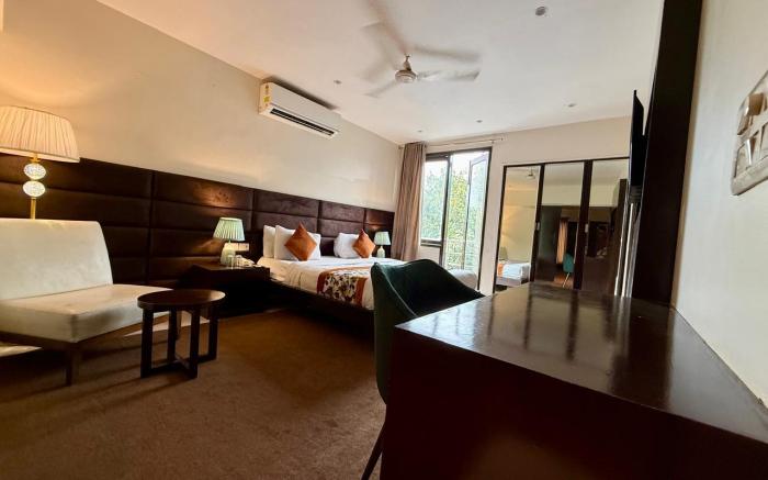Hotel Grand Arcasia Saket - Near PVR Anupam