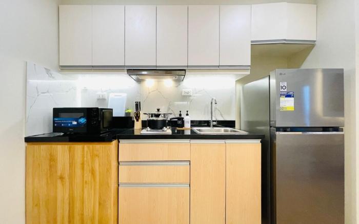 * *30 Luxe City Studio