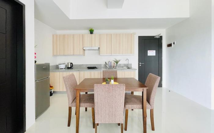 * * WV 14 Peaceful & Spacious Family Room