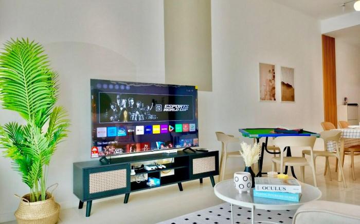 Paradigm Residence 3BR Lv 27 | 65" TV @ Jom Home