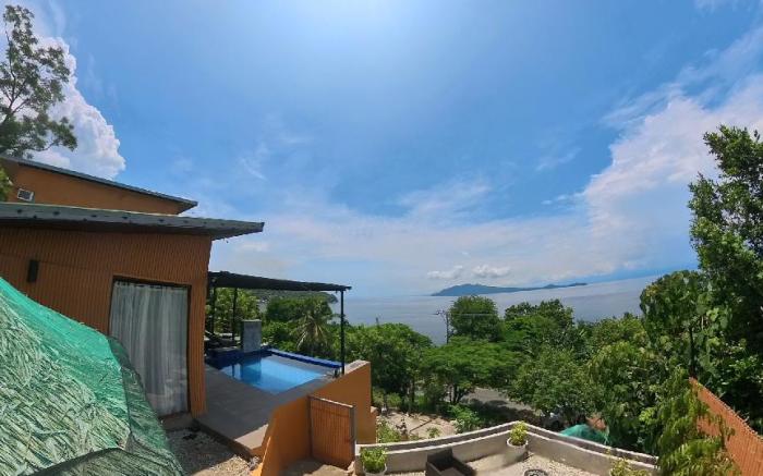 Barney's Pointe Beach House 