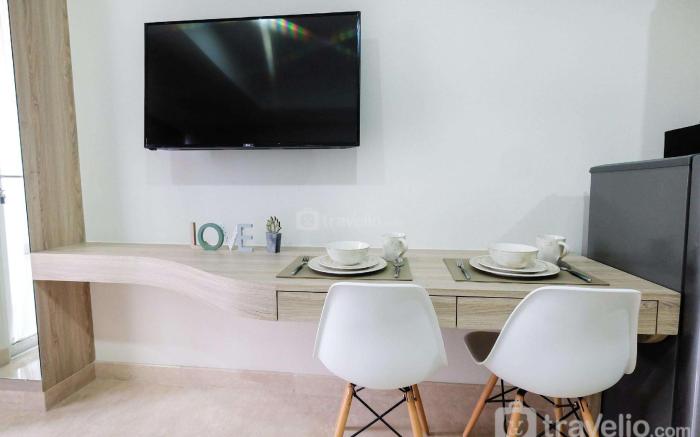 Minimalist Studio Menteng Park Apt By Travelio