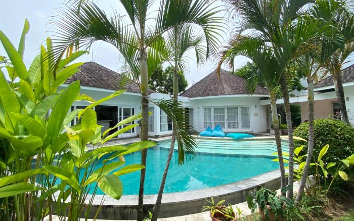 Batu Bolong Residence