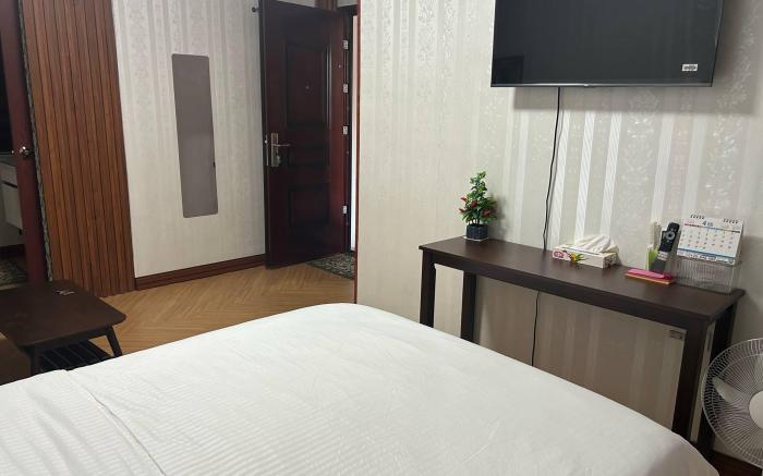 Aurora Star Transient room