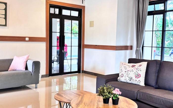 hillcure villa kota bunga by citrus house