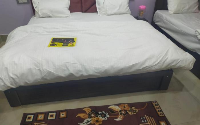 Goroomgo Dixit Residency Vrindavan