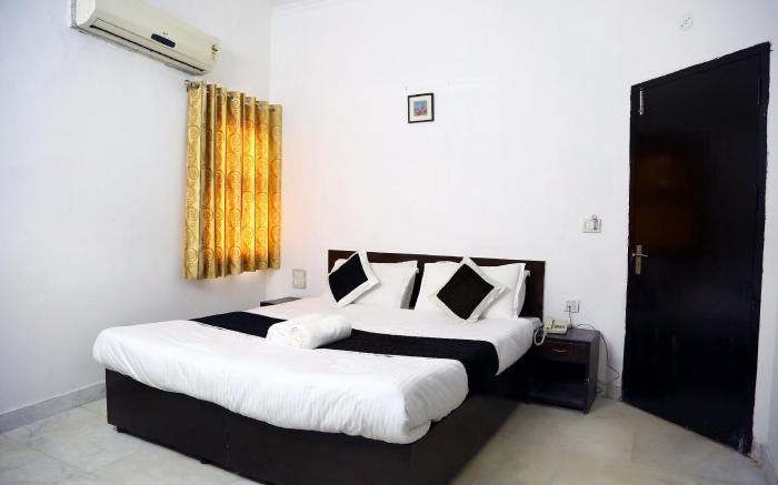 Hotel The First by Goyal Hoteliers