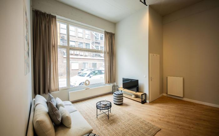 Refined Retreat 2BDR  Apartment   BSH27