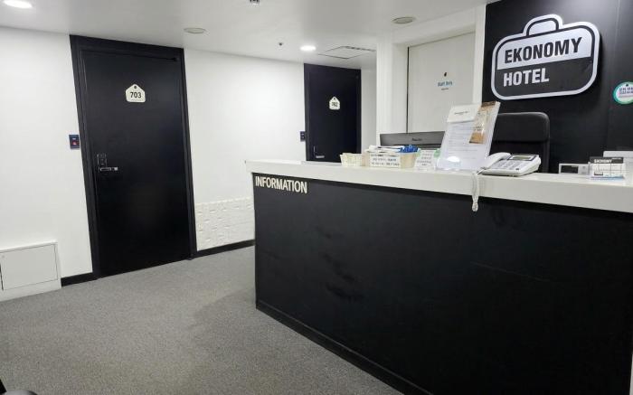 Ekonomy Hotel Myeongdong Premier