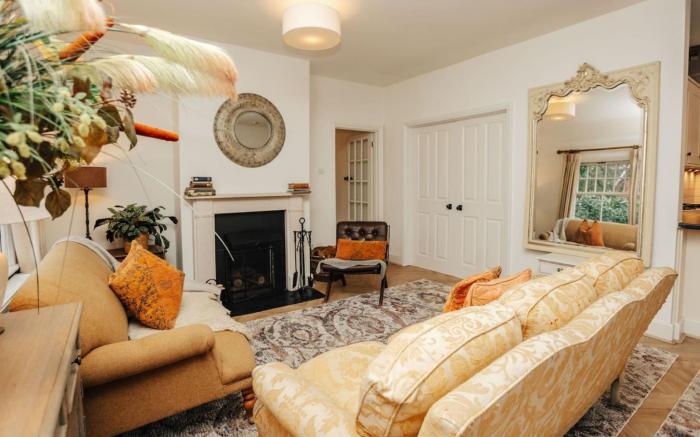 Badgemore Cottage - From £250 Per Night