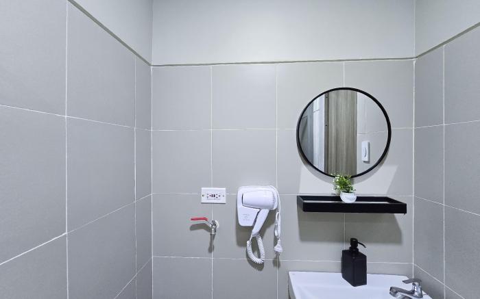 Condotel 1BR Unit w/ Balcony FAME Residences #FM10