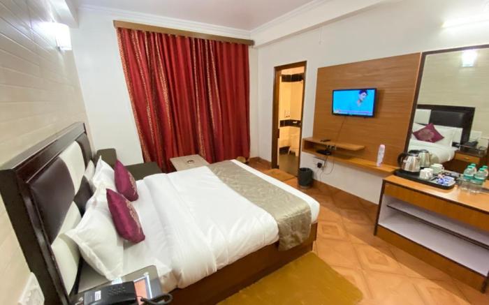 Hotel Paradise continental @ Mall Road.