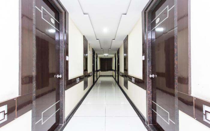 Capital O Swan Paradise