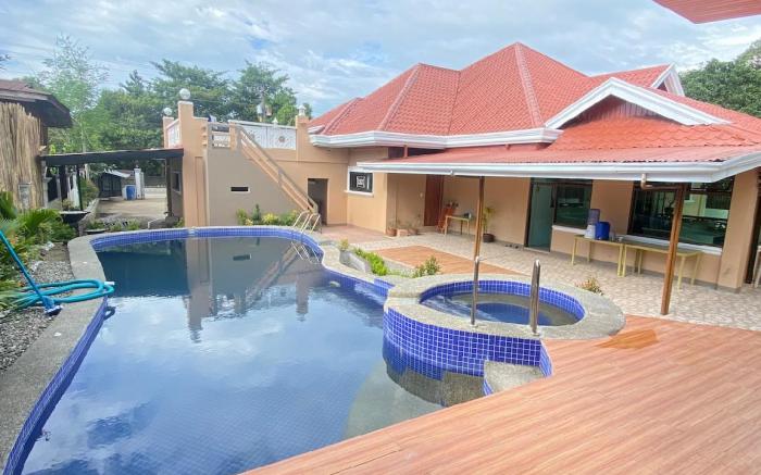 Exclusive house with pool