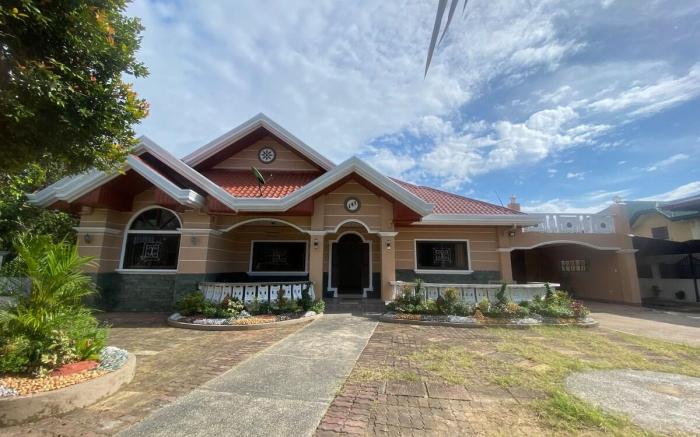 Exclusive house with pool