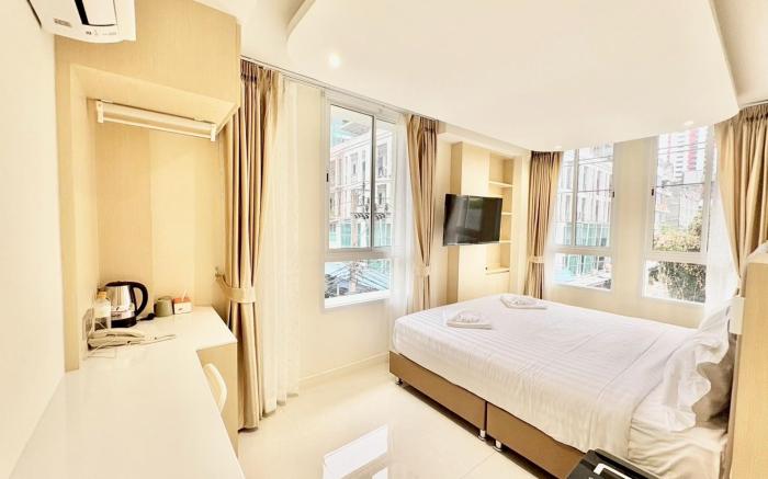 ABC QQ Hotel