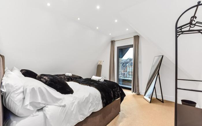 Modern 2 Bedroom Stay, Balcony, East Croydon
