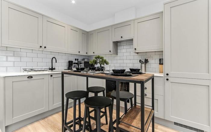 Modern 1 Bedroom Stay, Balcony, East Croydon