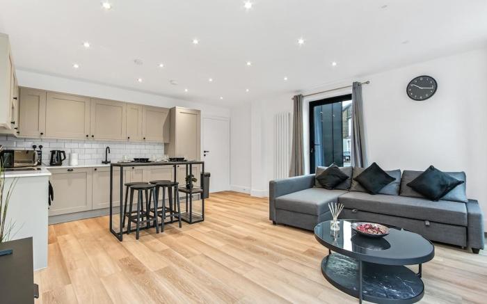 Modern 2 Bedroom Stay | 10Min Walk to East Croydon