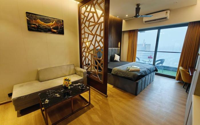 Lavish suite with Balcony and city view