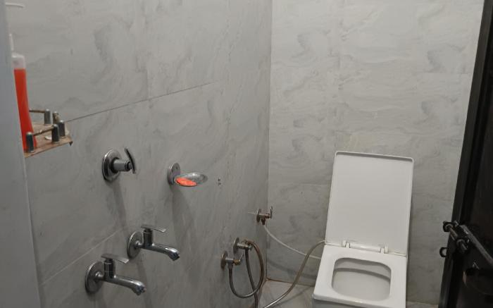 Awadh Dham Guest House
