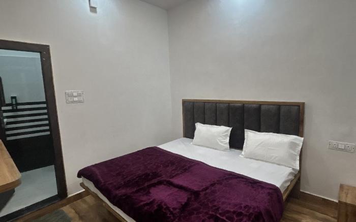 Madhav Guest House