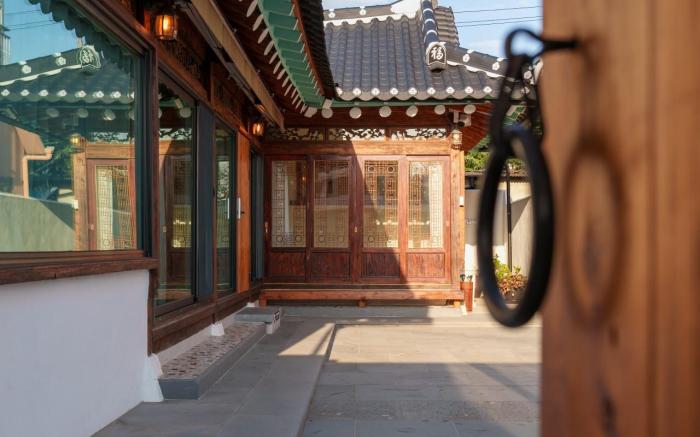 Soo Hanok  (순천 수하녹) – Private Hanok Stay