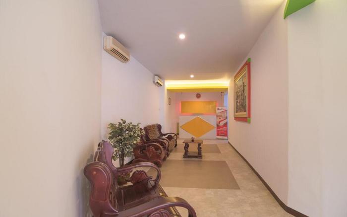 RedDoorz near ITC Mangga Dua