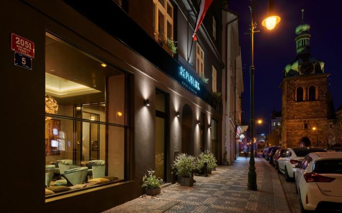Hotel Republika & Suites