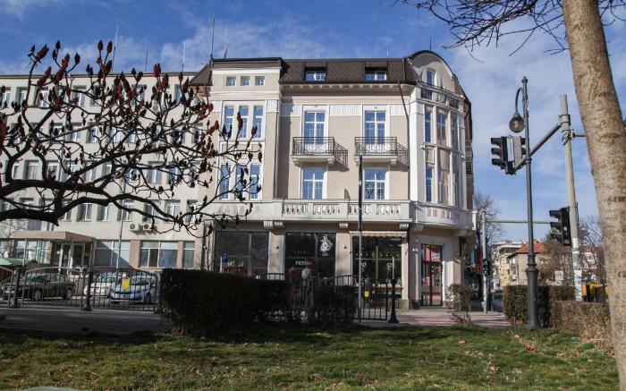 Corner House