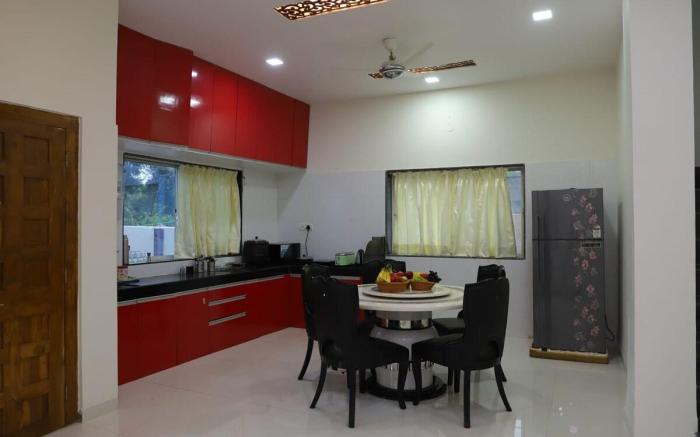 Swarnam Villa 6 BHK With Swimming Pool
