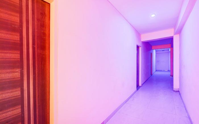 Super Hotel O Radhe Hotel