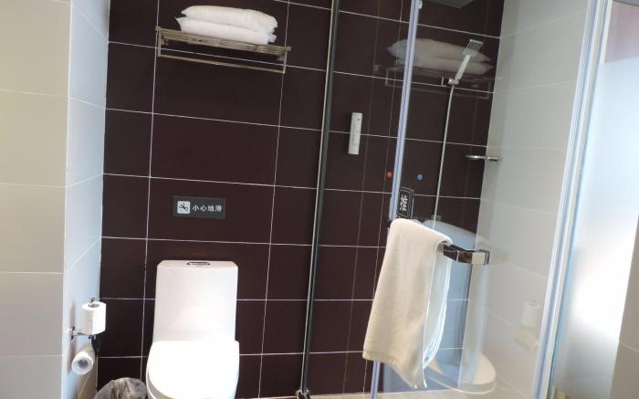 IU Hotels·Dingzhou North Ring Road Shengdong Plaza