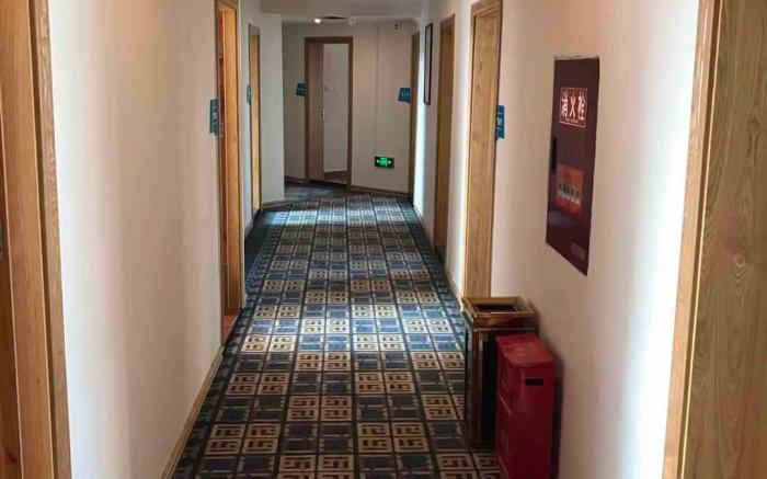 PAI Hotel Jiangyou Fangte Walmart