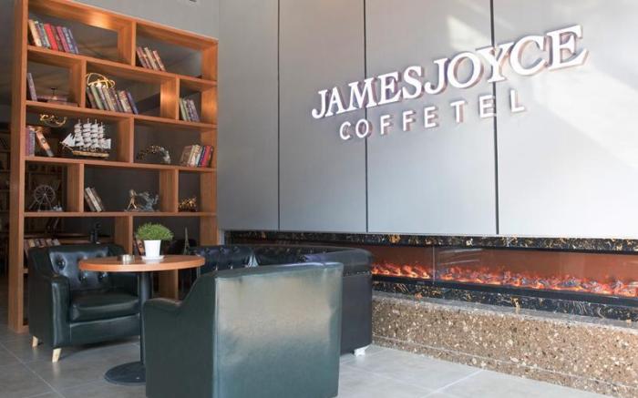 James Joyce Coffetel Xiaogan Dawu County People's Hospital Fuxing Market