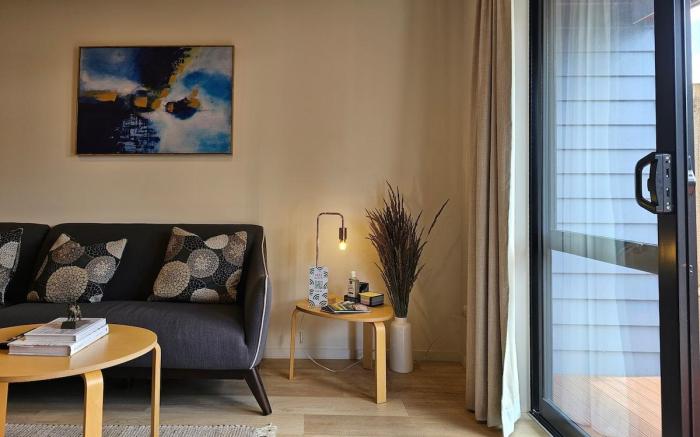 Gazeley Gem | Modern Apartment - Ideal for Couples