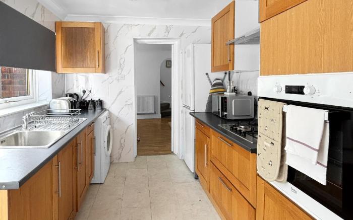 Sleeps 8 3bed house in central Grantham driveway
