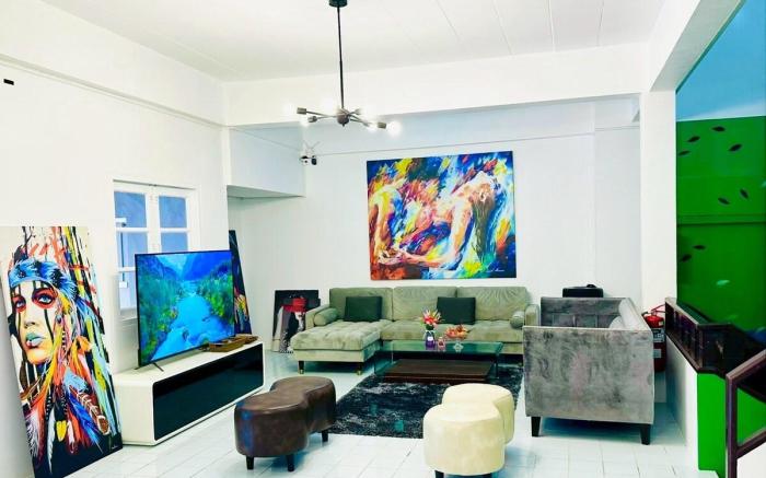 BEACH SIDE! Sleeps 30! Pool Table, Darts, BBQ, BAR