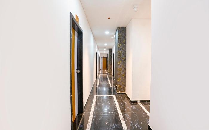 FabHotel The Vibrant - Nr. Tapovan Circle