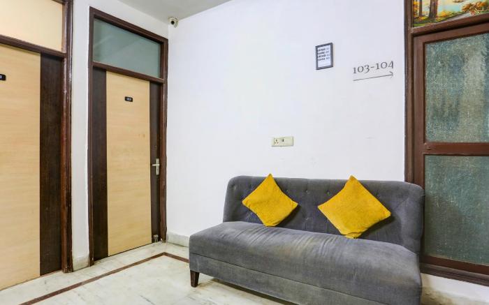 Hotel O East Punjabi Bagh Near Metro Station