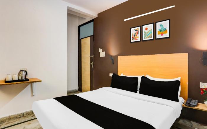 Super Hotel O East Punjabi Bagh Near Metro Station