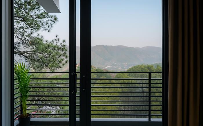 Tatva Nest: Scenic 2BHK-Kasauli-Vimoksha Homestays