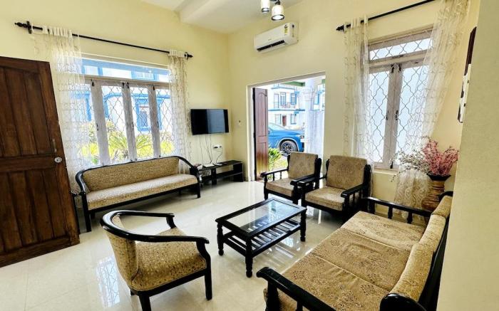 *Eden Roc - 3 BHK Villa 1 min drive to Beach*