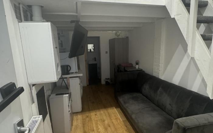 Duplex Studio 3 minute drive from Luton airport