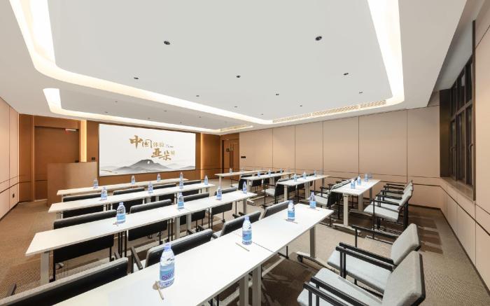 Atour Hotel Tianjin Tiankai Huayuan Industrial Park