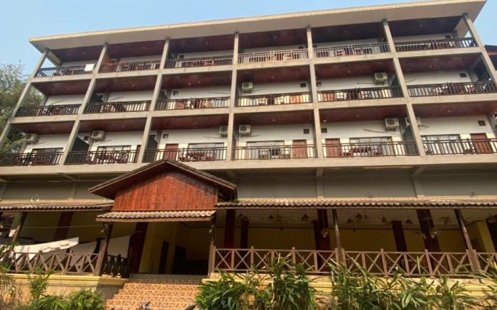 hana riverside hotel
