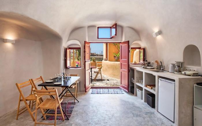 Residence in the traditional village of Finikia